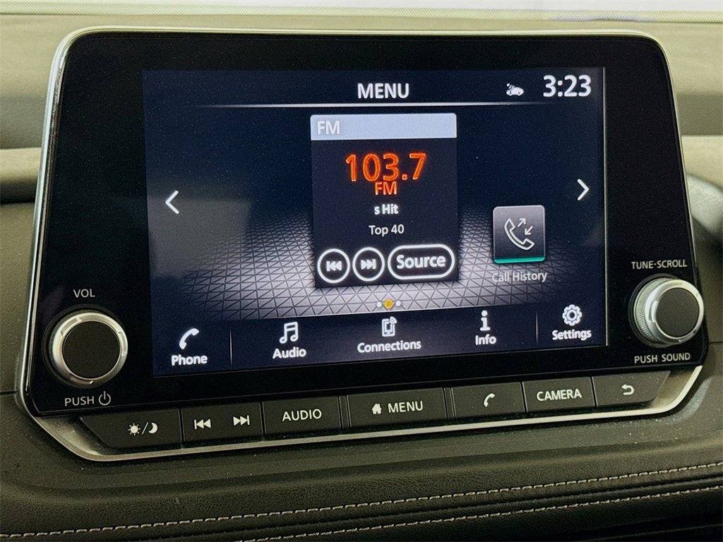 Used 2024 Nissan Rogue SV image 12