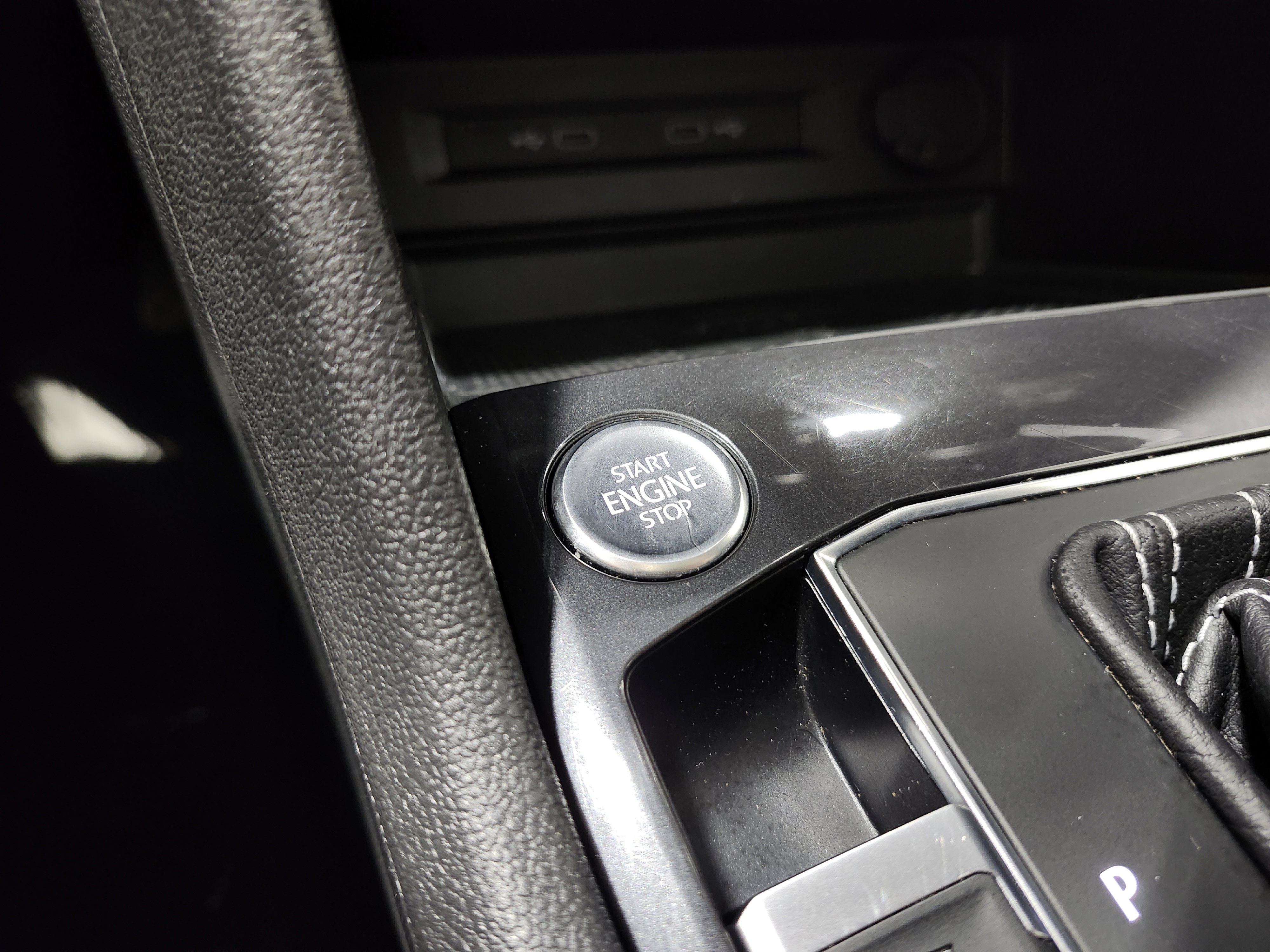 Used 2021 Volkswagen Tiguan SE FWD image 8