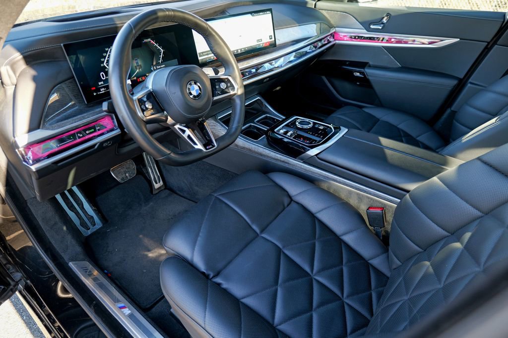 Used 2023 BMW 740i w/ Parking Assistance Package image 20