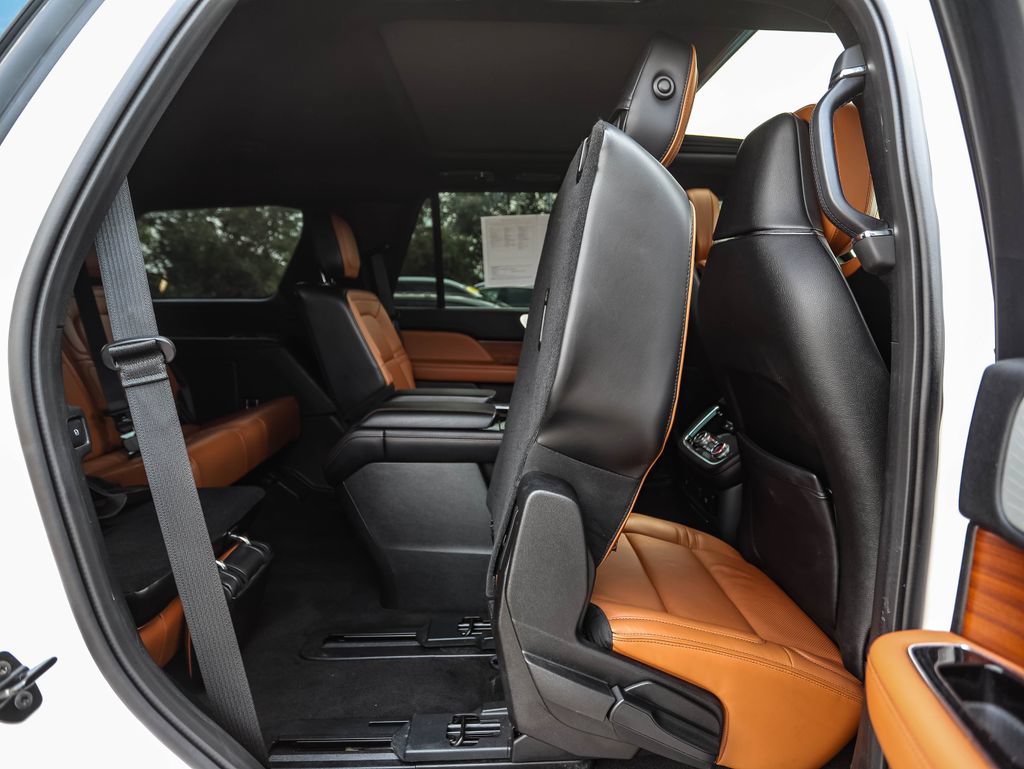 Used 2019 Lincoln Navigator Reserve AWD/4WD image 32
