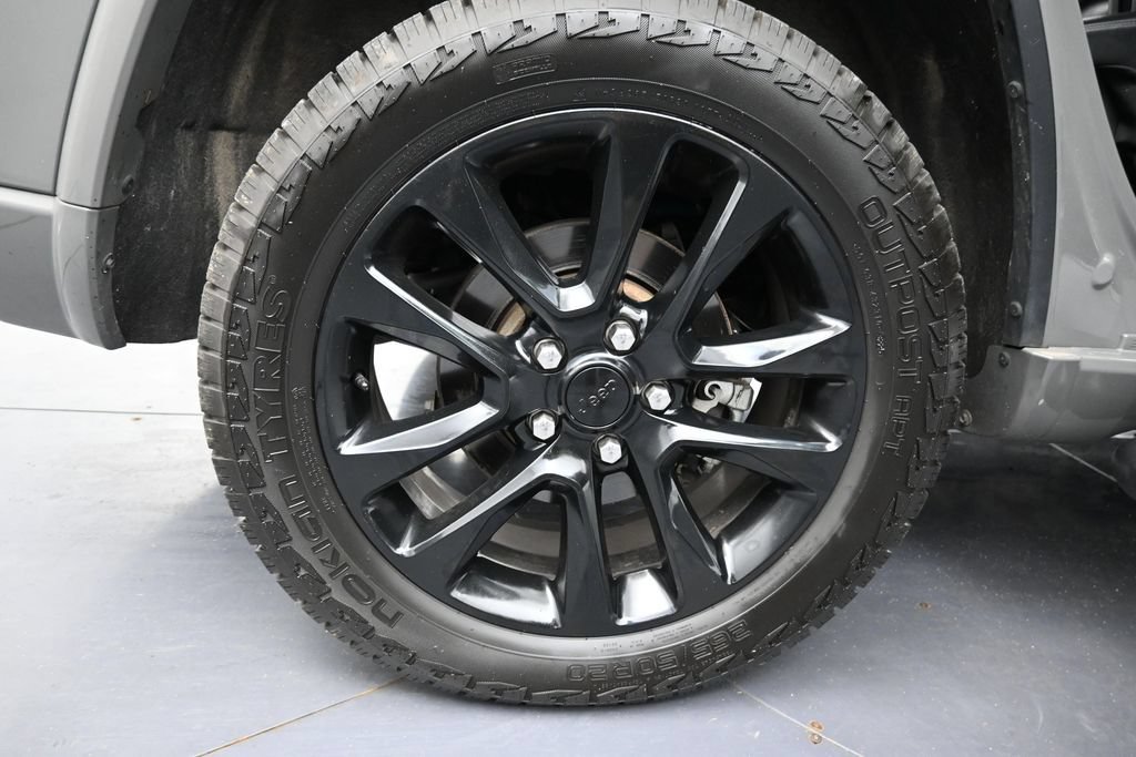 Used 2022 Jeep Grand Cherokee Laredo X AWD/4WD image 34