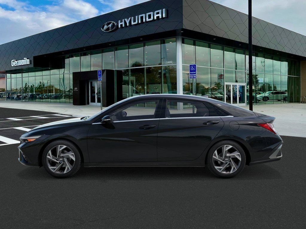 New 2026 Hyundai Elantra Limited FWD image 3