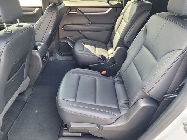 Used 2024 GMC Acadia Elevation image 8