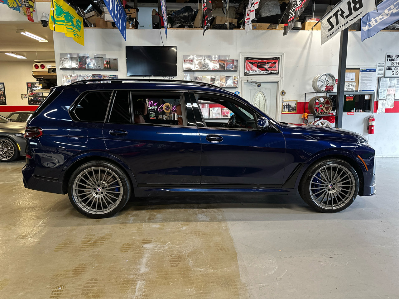 Used 2023 BMW ALPINA XB7 image 4