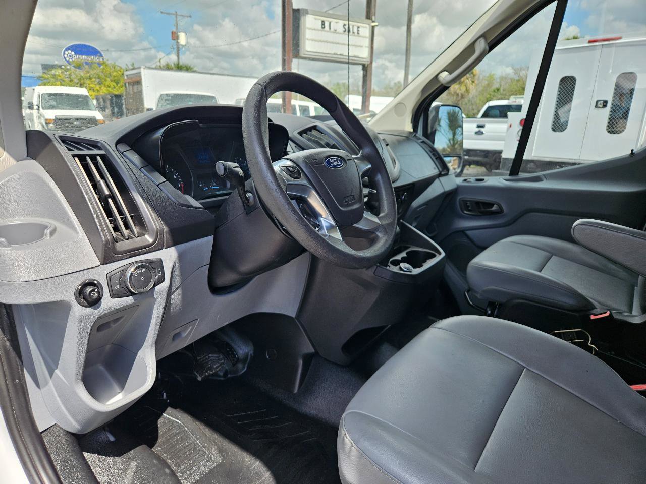 Used 2017 Ford Transit 350 XL RWD image 11