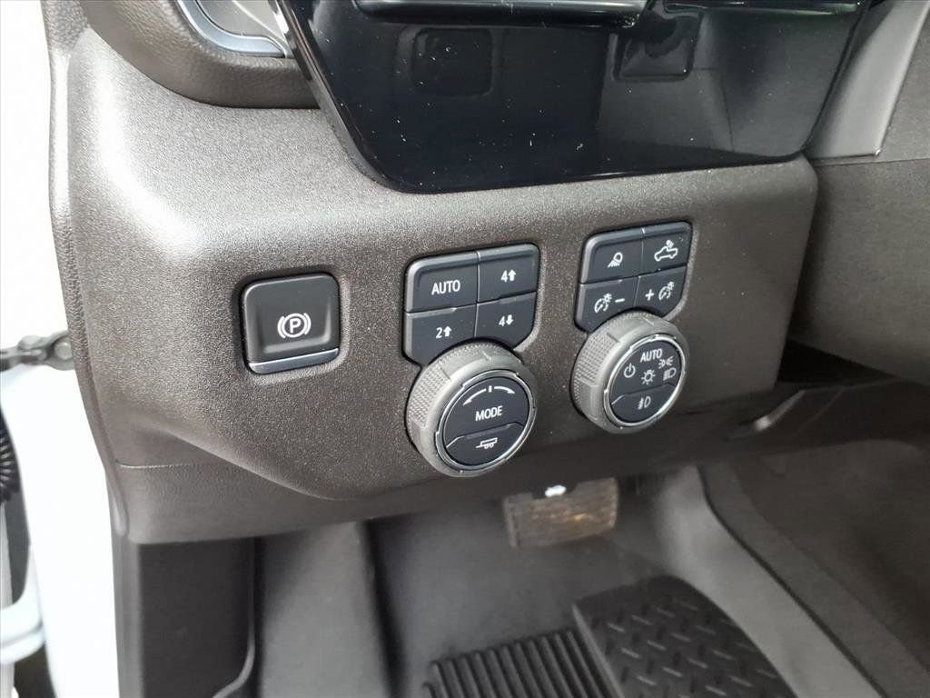 Used 2024 Chevrolet Silverado 2500 LTZ w/ LTZ Convenience Package image 26