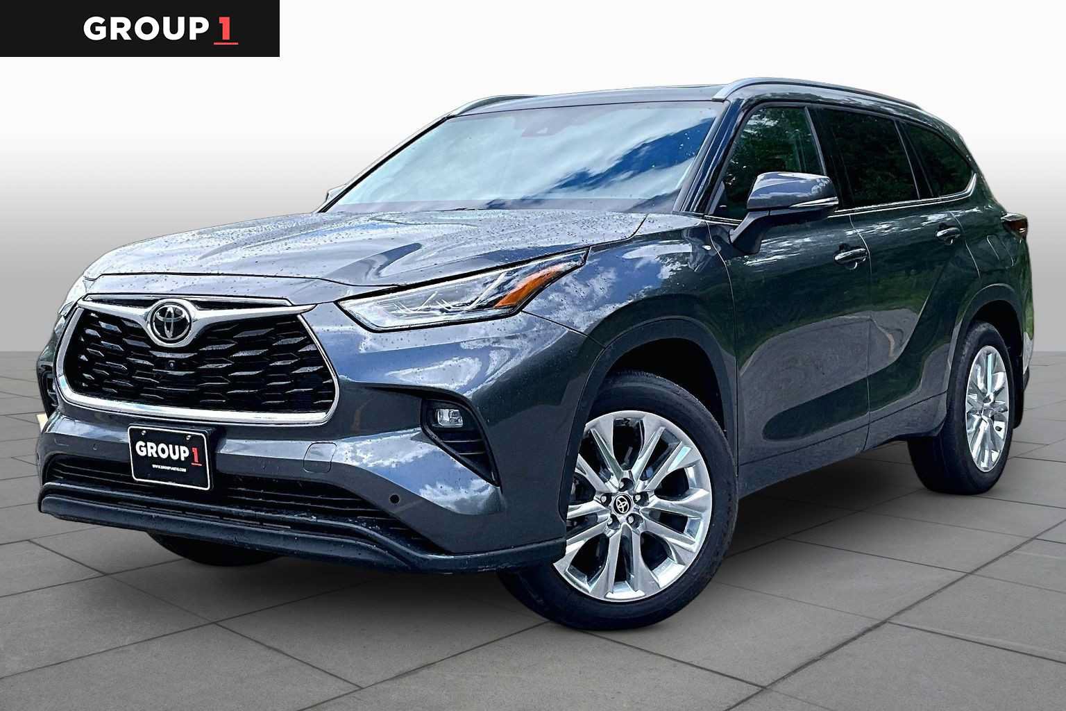Used 2025 Toyota Highlander Limited AWD/4WD image 1