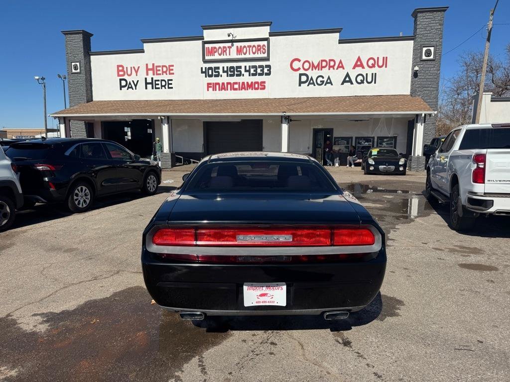Used 2014 Dodge Challenger SXT RWD image 6