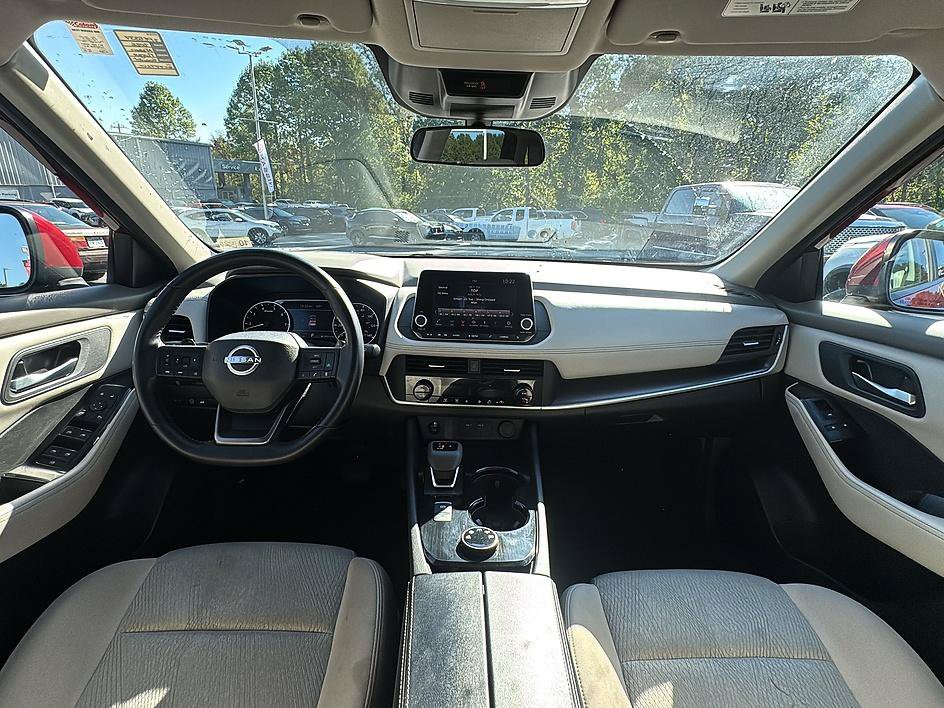 Certified 2025 Nissan Rogue SV AWD/4WD image 28