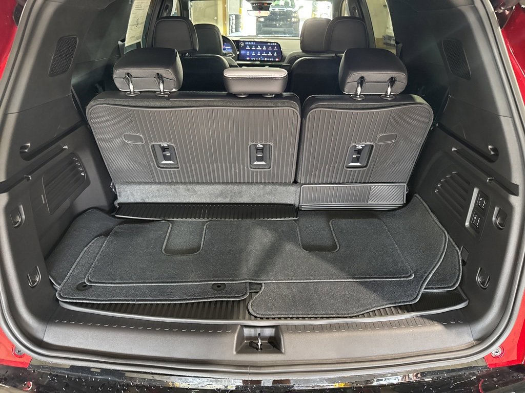 New 2026 Chevrolet Traverse High Country w/ LPO, Floor Liner Package image 14