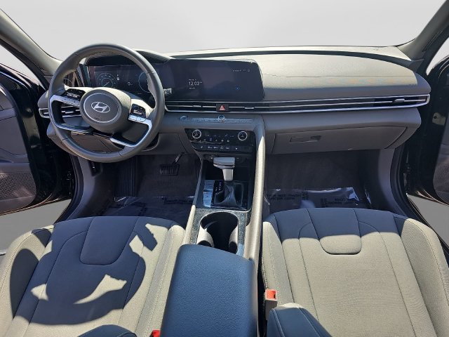 Used 2024 Hyundai Elantra SEL w/ Convenience Package FWD image 11