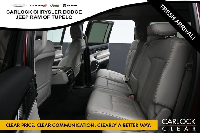 Used 2024 Jeep Wagoneer 2WD image 28