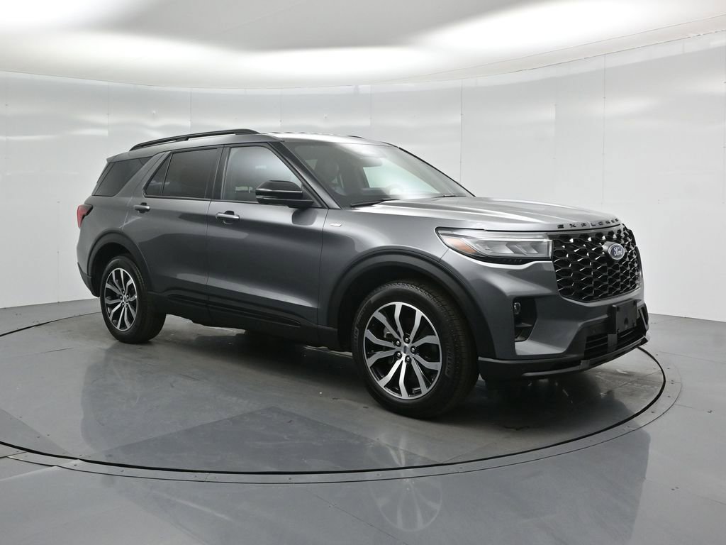 Used 2025 Ford Explorer ST-Line image 27