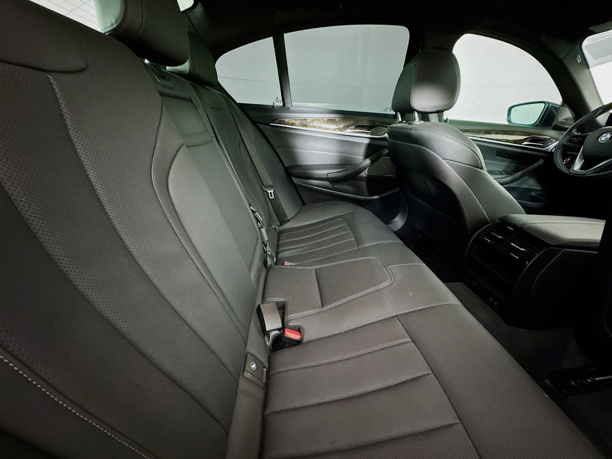 Used 2023 BMW 530e 530e w/ Premium Package image 26