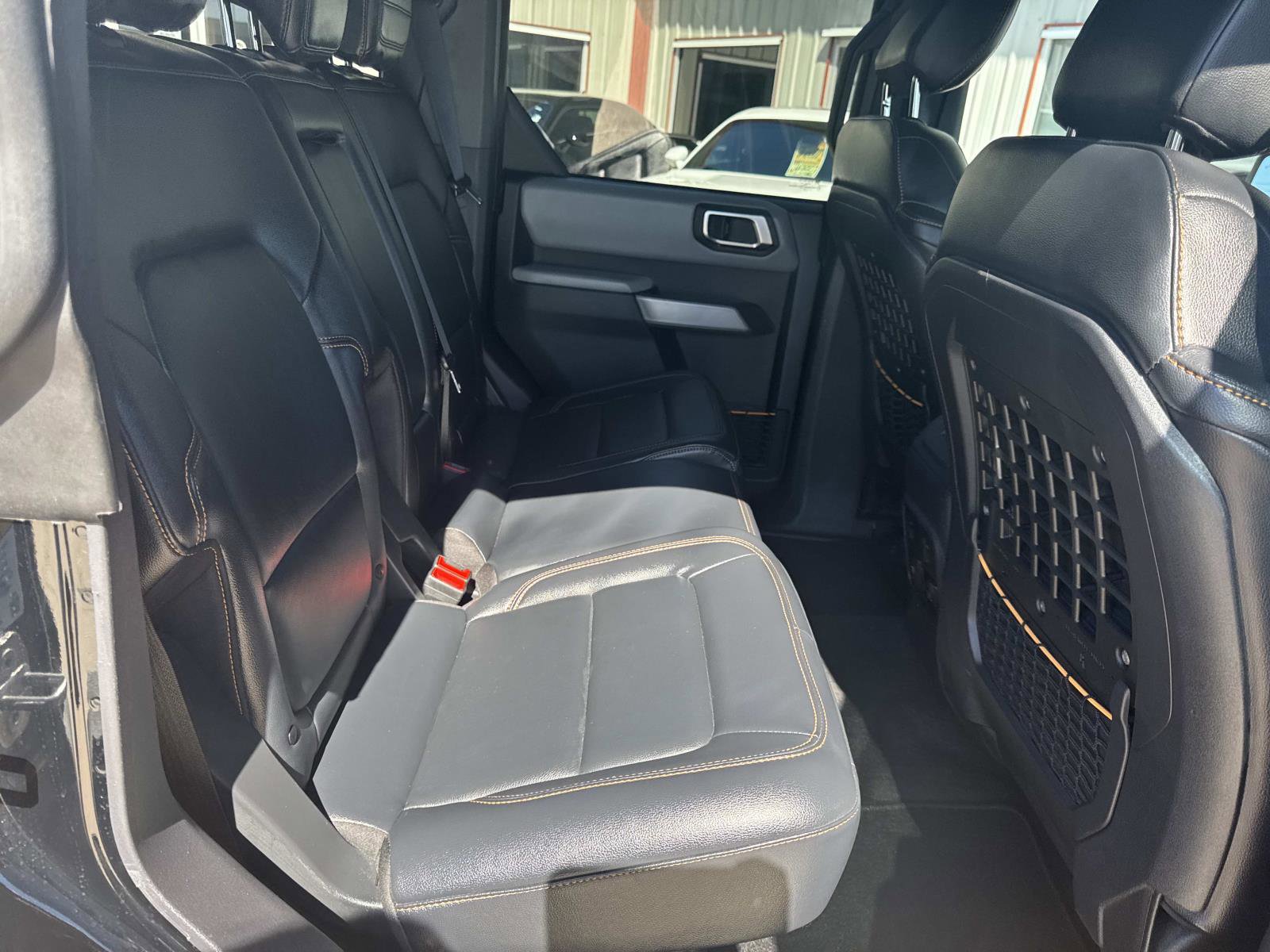 Used 2023 Ford Bronco Badlands image 9