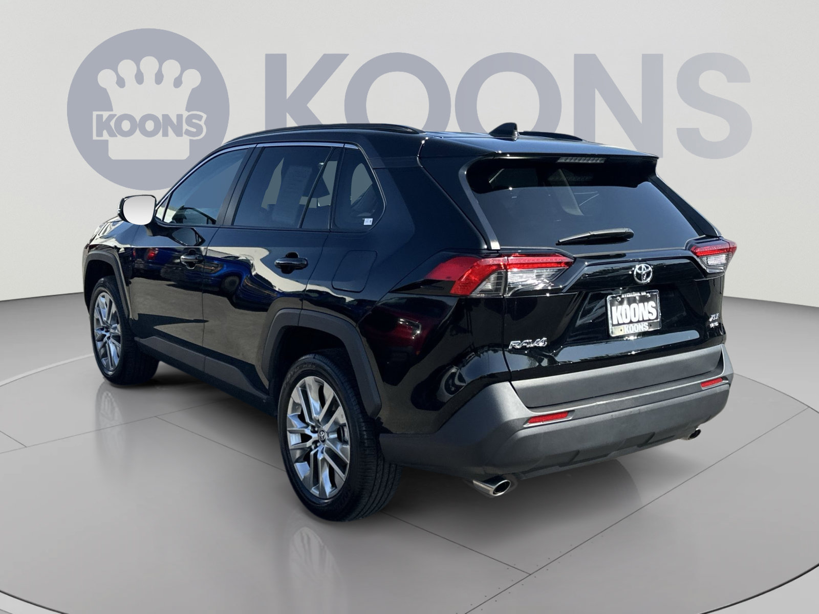 Used 2025 Toyota RAV4 XLE Premium w/ Weather Package AWD/4WD image 14