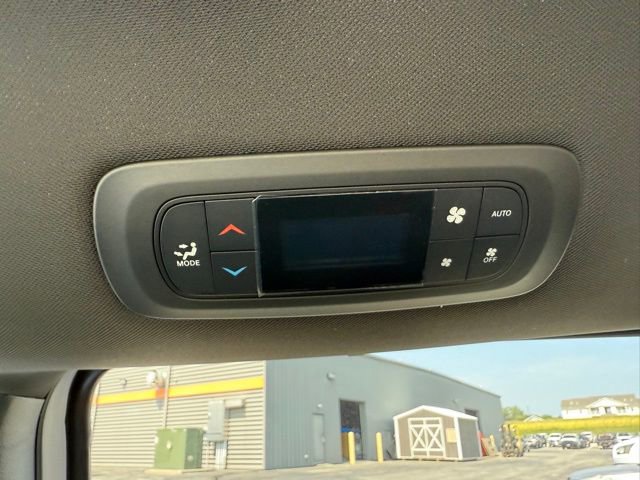 New 2026 Chrysler Pacifica Select image 28