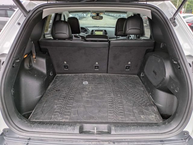 Used 2019 Jeep Cherokee Trailhawk AWD/4WD image 12