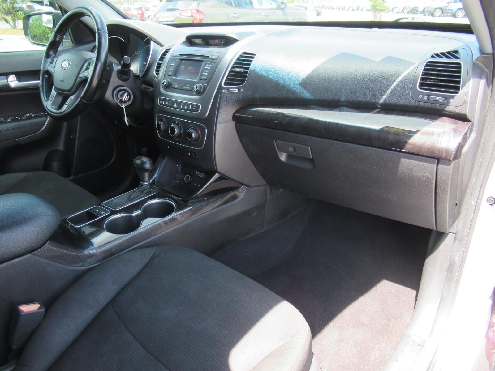 Used 2014 Kia Sorento LX AWD/4WD image 11