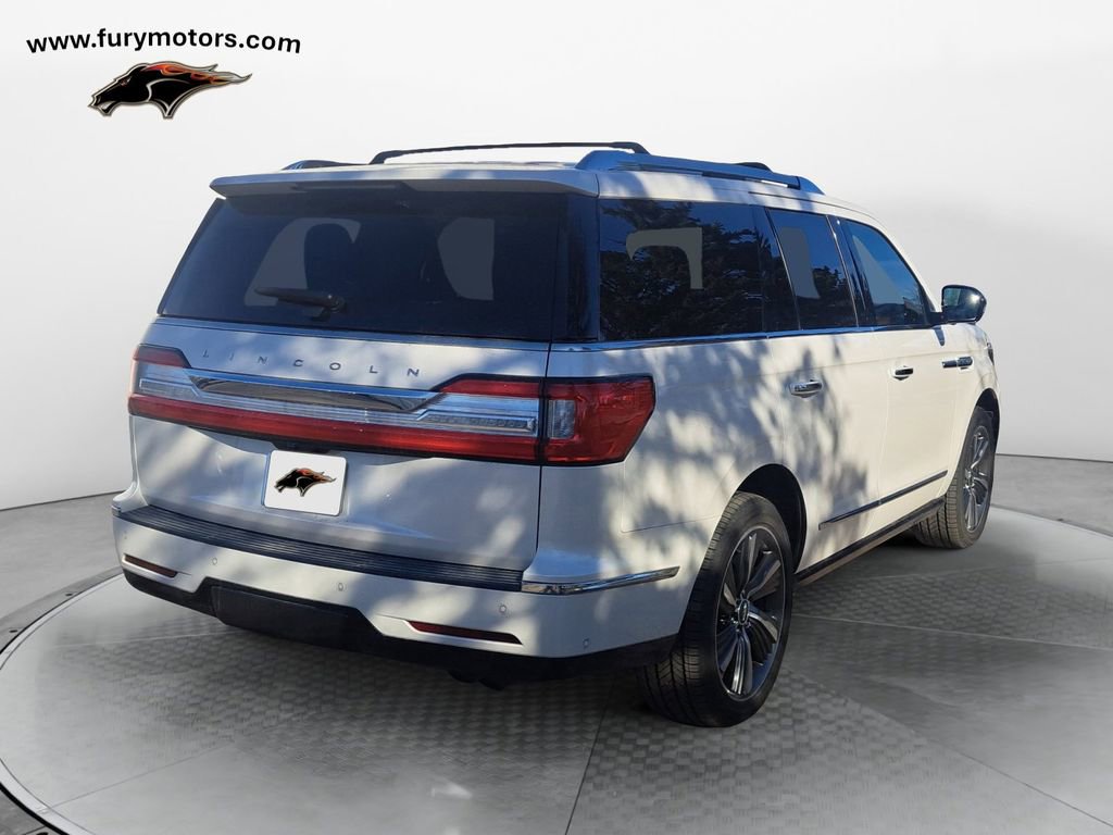 Used 2019 Lincoln Navigator Reserve image 3