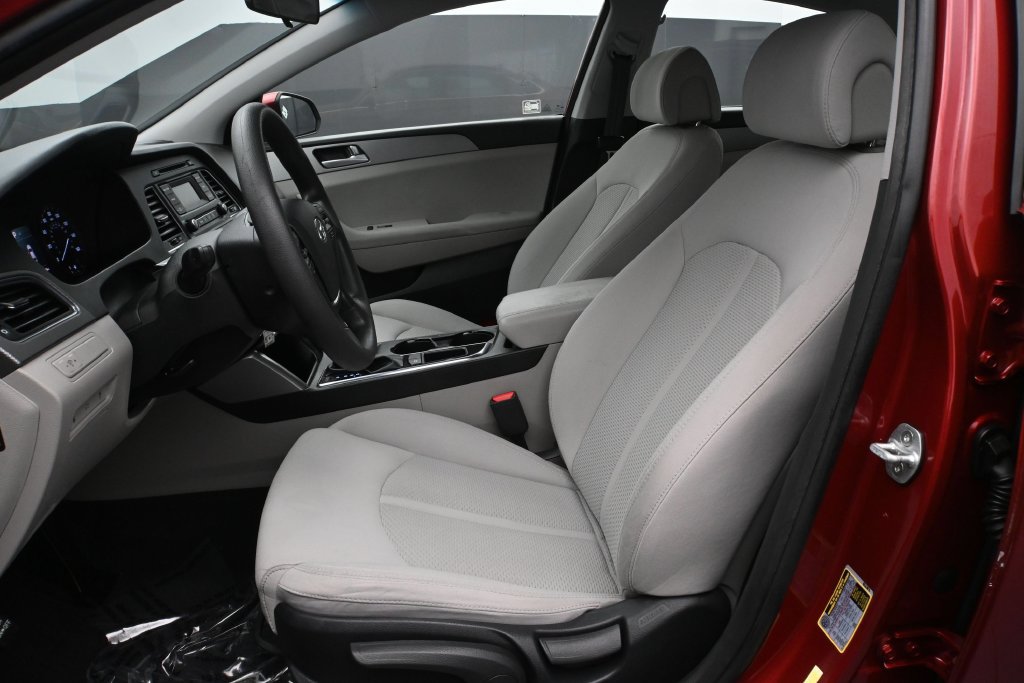 Used 2015 Hyundai Sonata SE w/ Cargo Package FWD image 11