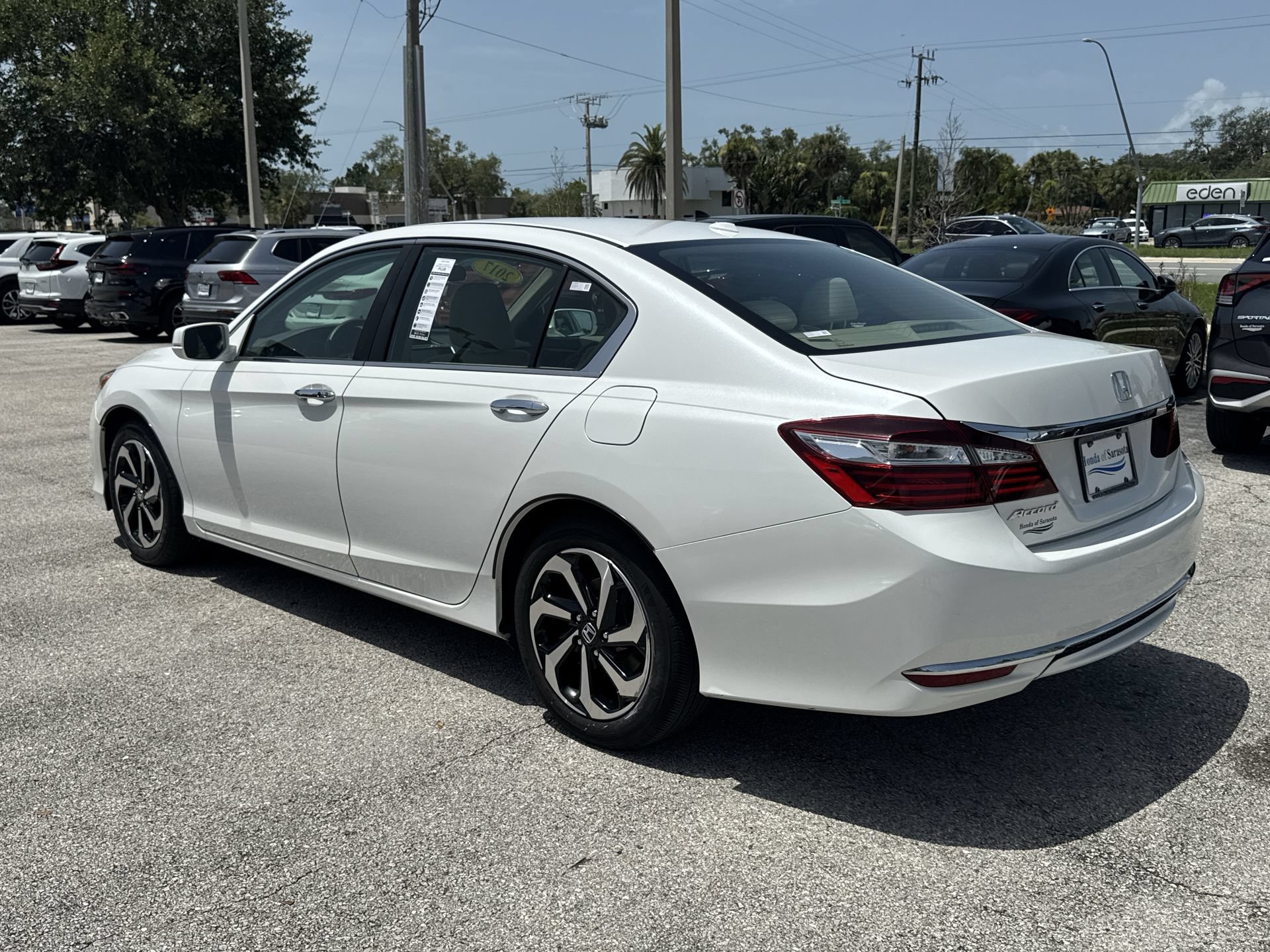 Used 2017 Honda Accord EX image 8