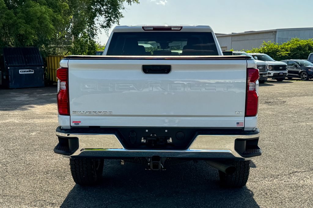 Used 2024 Chevrolet Silverado 2500 LT AWD/4WD image 4