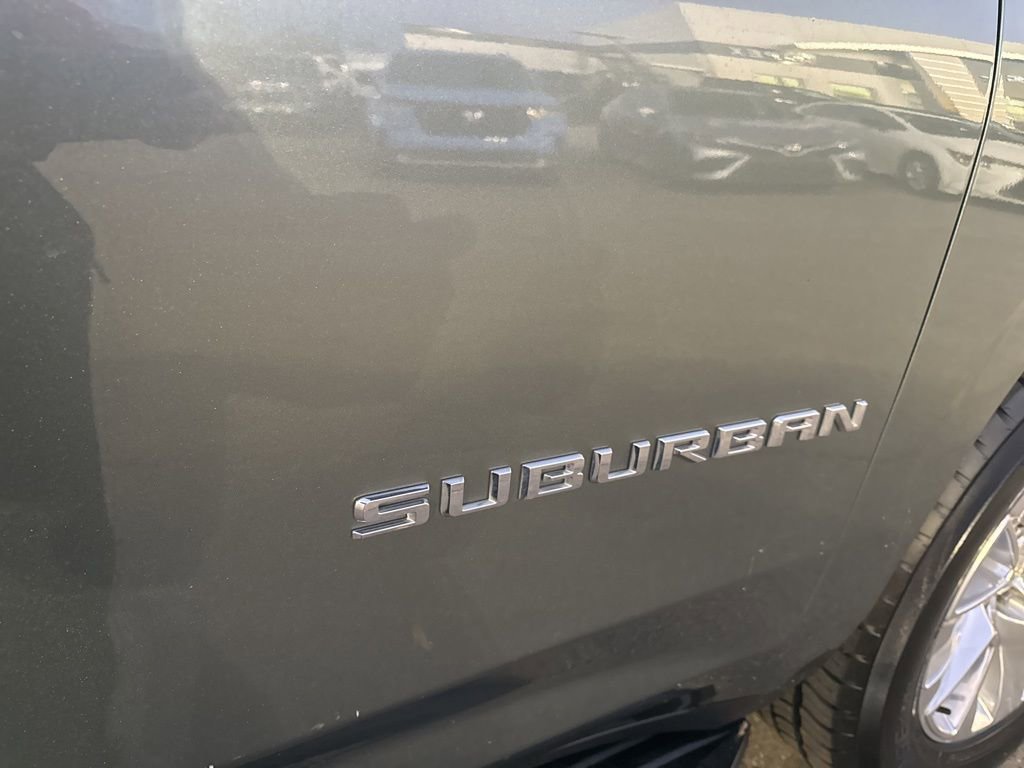 Used 2023 Chevrolet Suburban Premier image 35