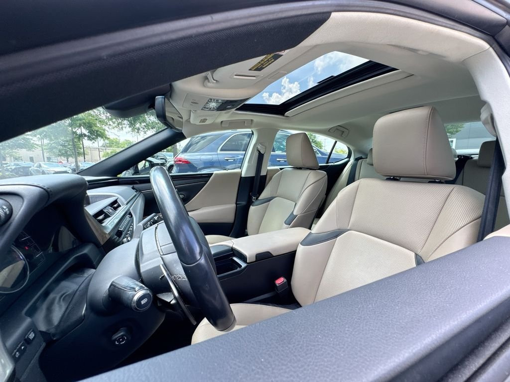 Used 2019 Lexus ES 350 w/ Premium Package FWD image 10