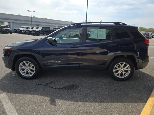 Used 2016 Jeep Cherokee Sport w/ Cold Weather Group image 28