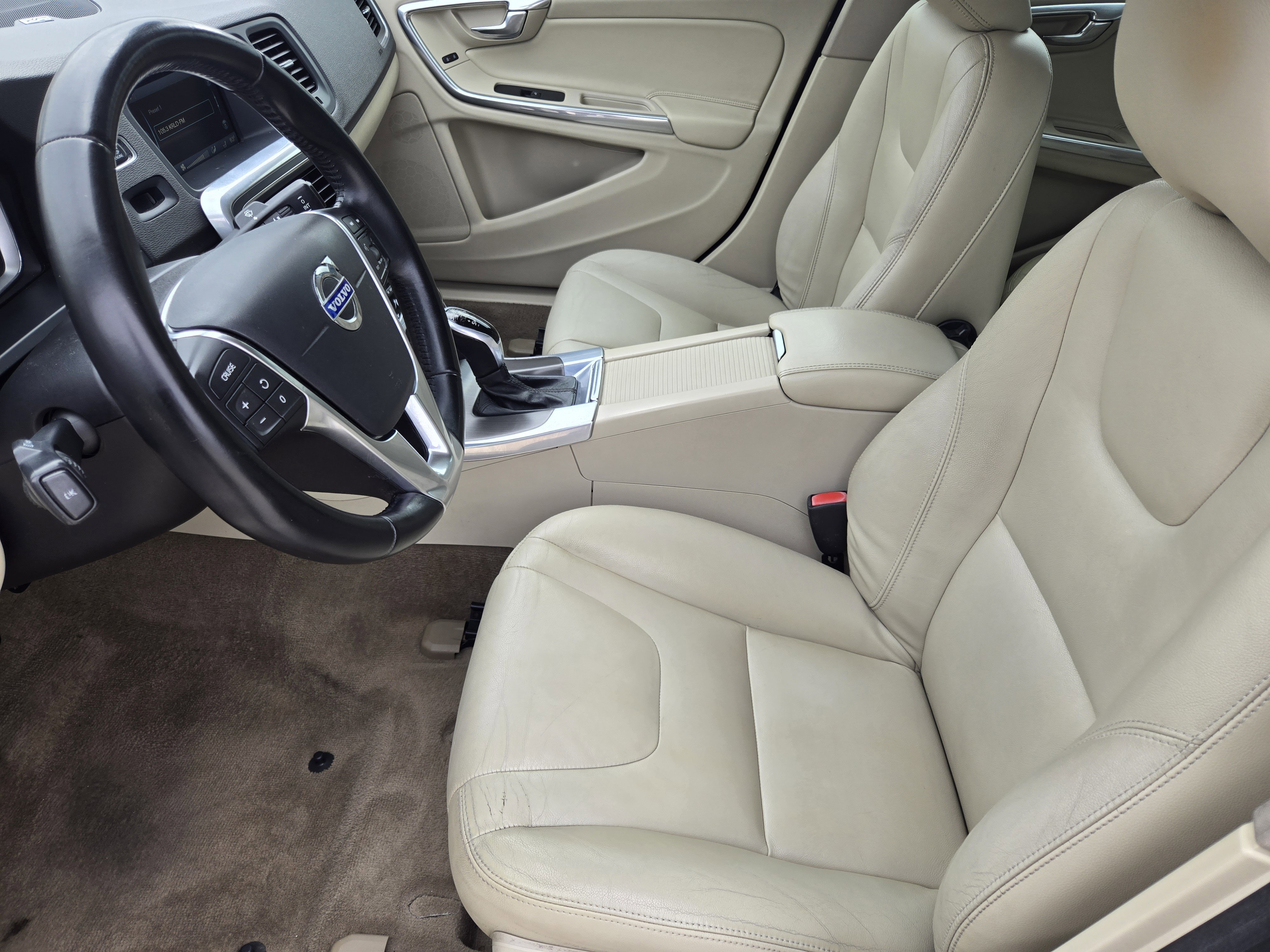 Used 2015 Volvo S60 T5 Platinum image 9