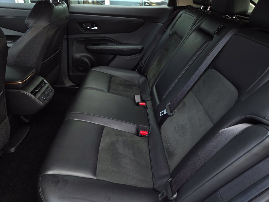 Used 2024 Nissan Ariya FWD image 14