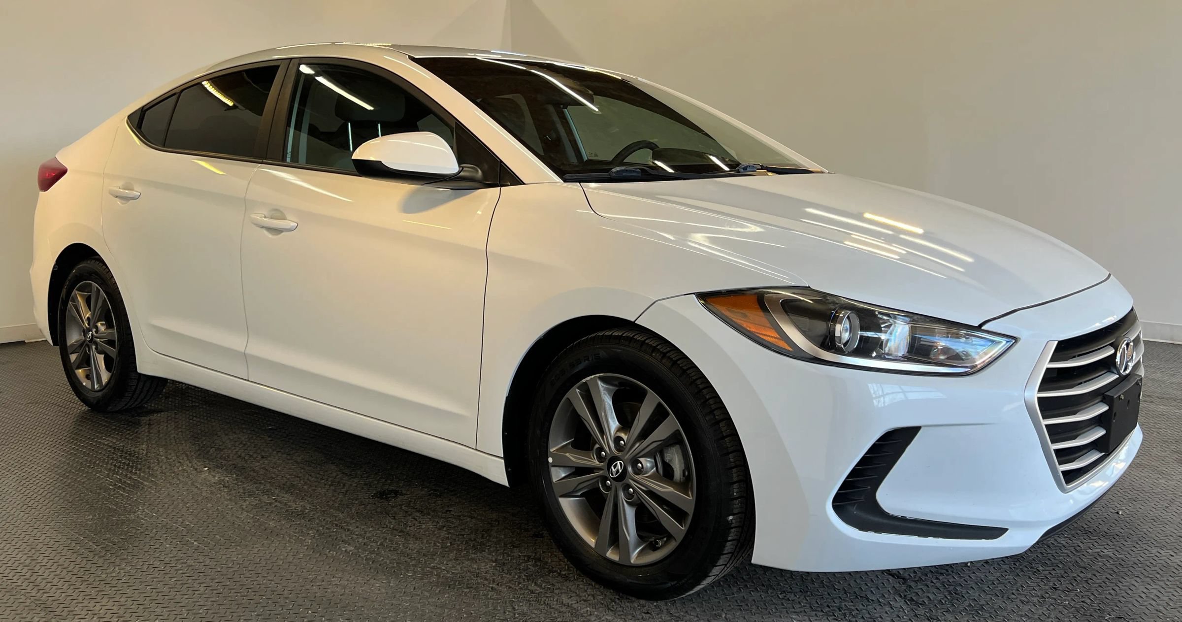 Used 2017 Hyundai Elantra SE FWD image 4