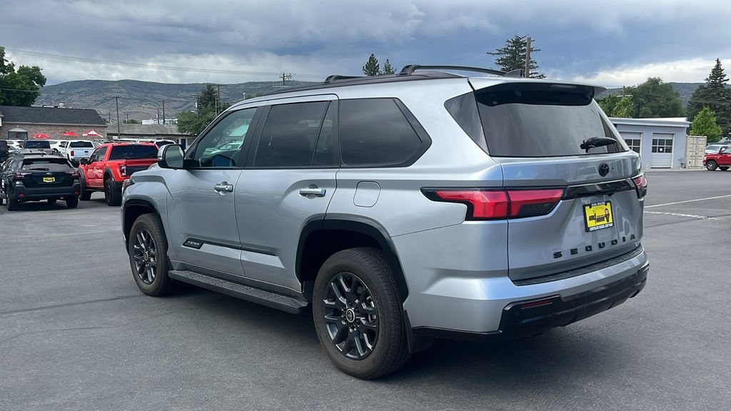 Used 2024 Toyota Sequoia Platinum AWD/4WD image 7