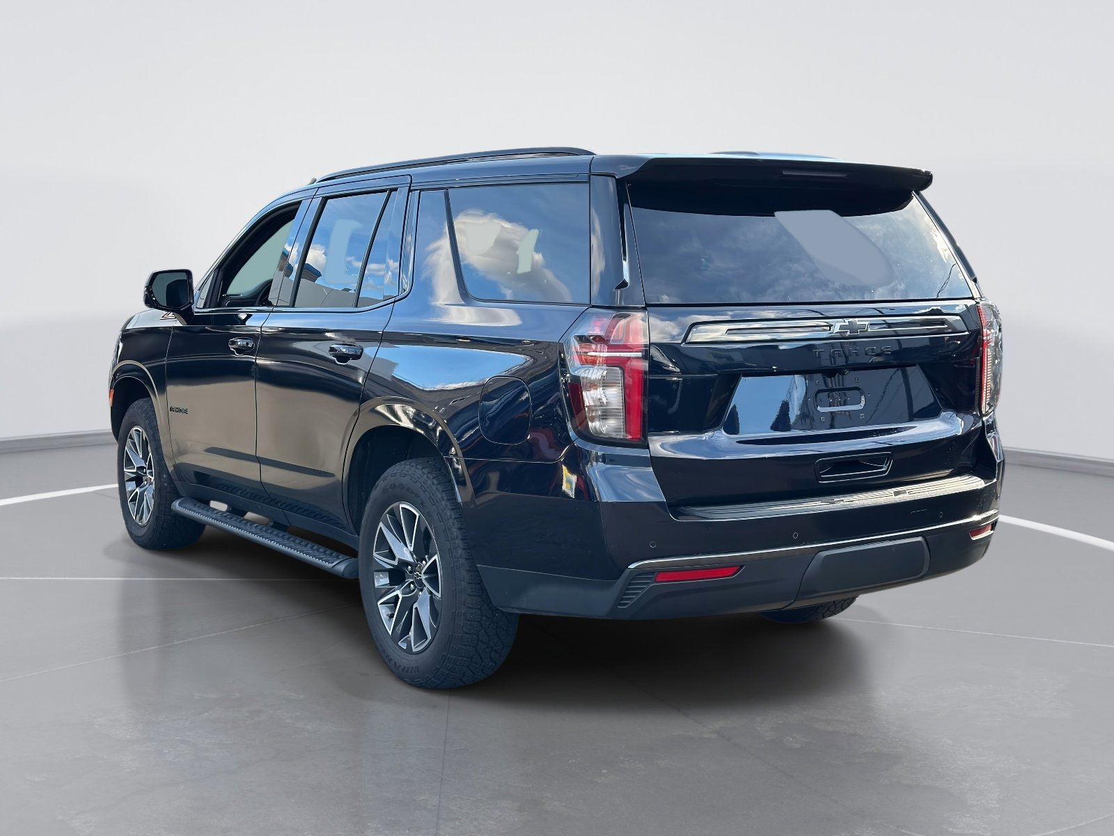 Used 2022 Chevrolet Tahoe Z71 w/ Luxury Package image 7