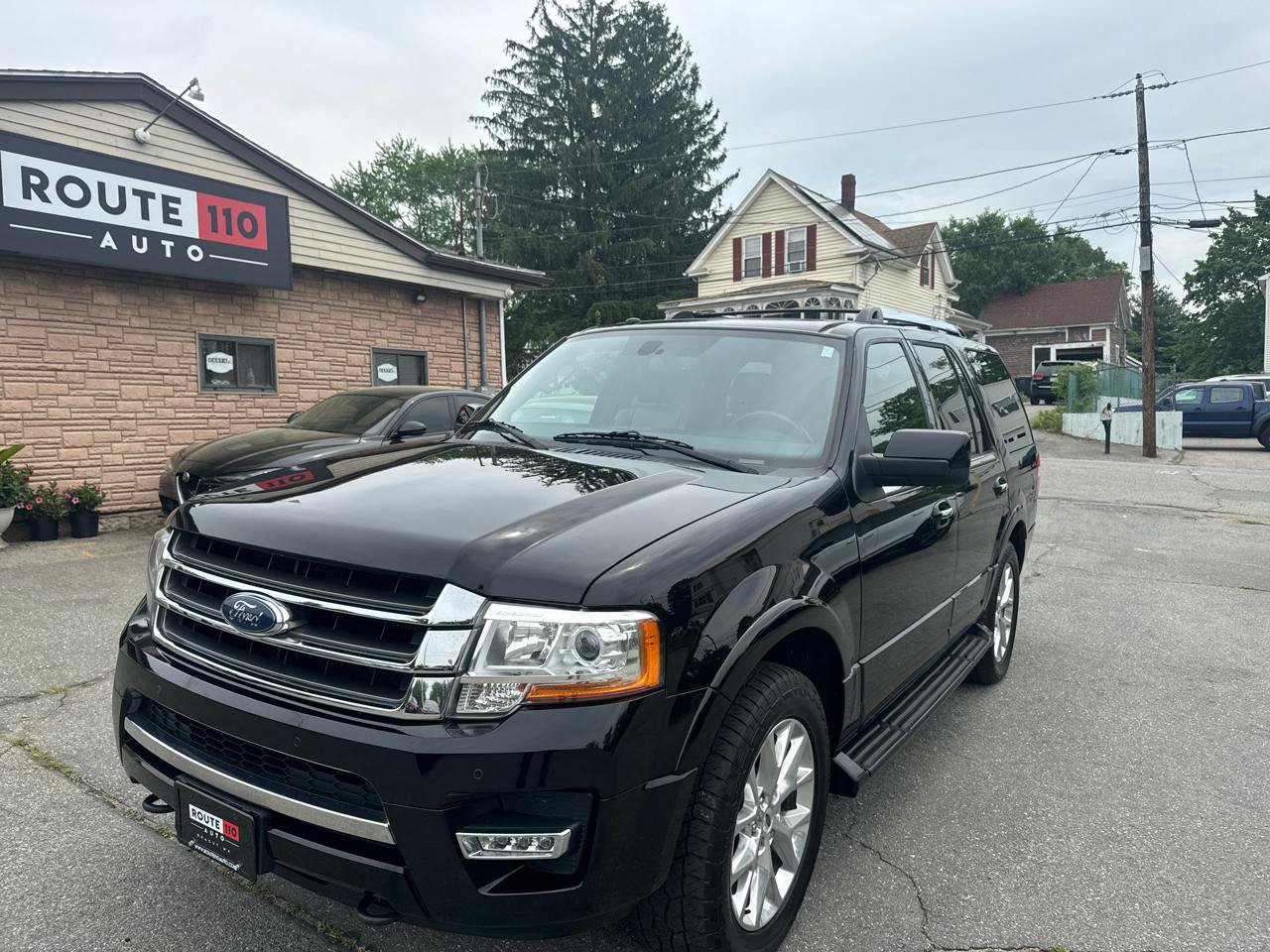 Used 2017 Ford Expedition Limited AWD/4WD image 2