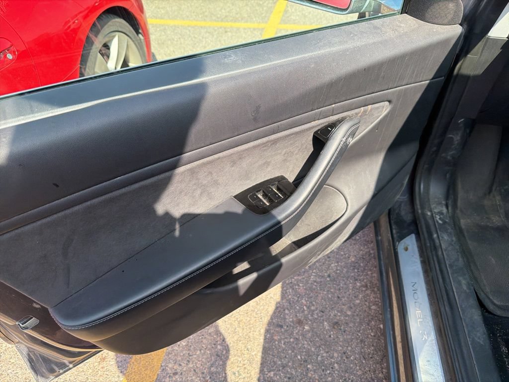 Used 2018 Tesla Model 3 Long Range AWD/4WD image 9