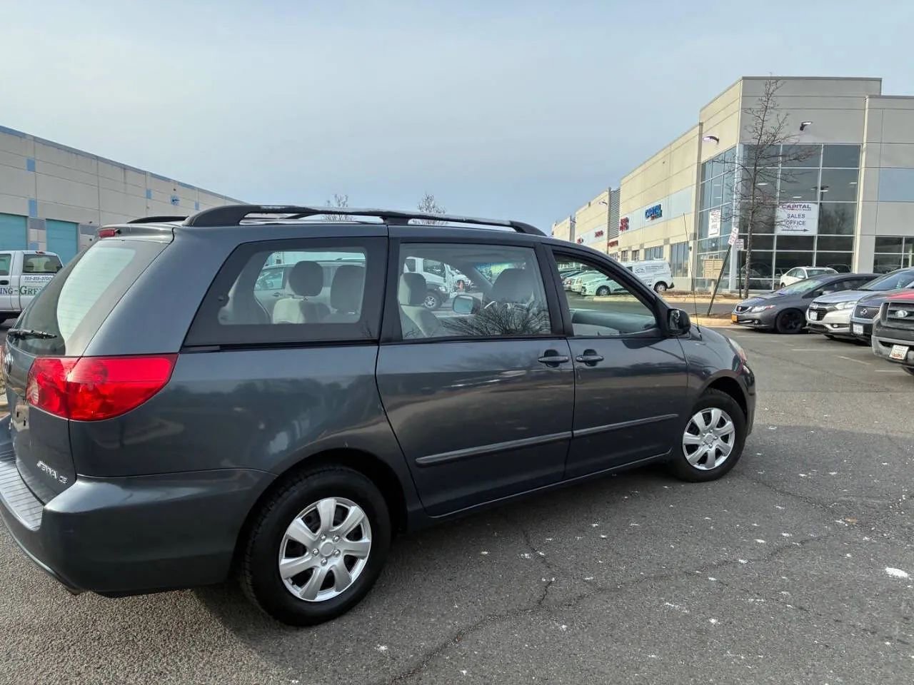 Used 2009 Toyota Sienna CE image 6
