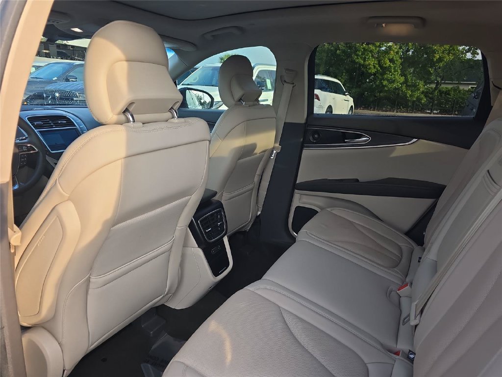Used 2019 Lincoln Nautilus Reserve FWD image 13
