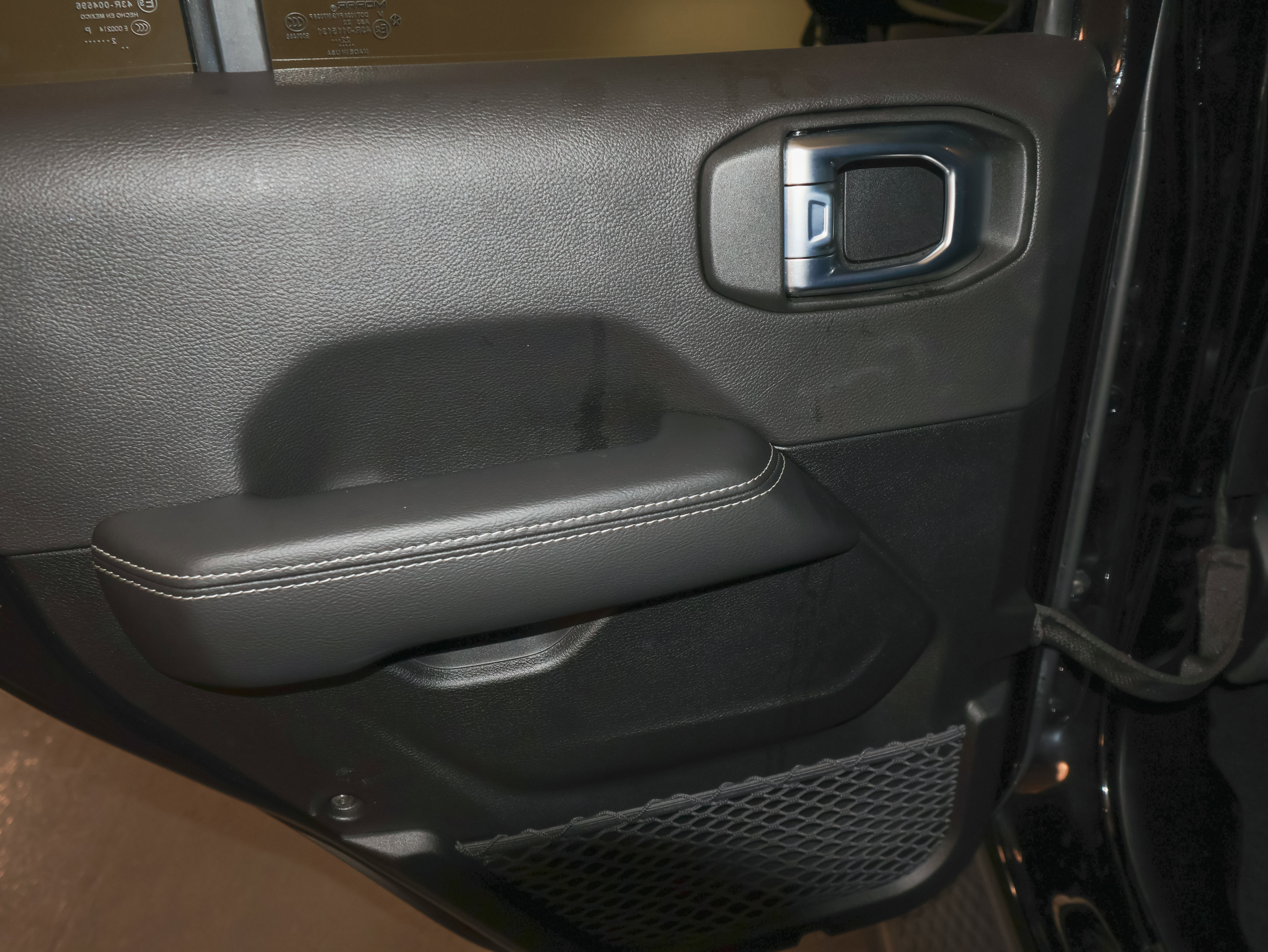 Used 2023 Jeep Wrangler Sahara w/ Cold Weather Group AWD/4WD image 18