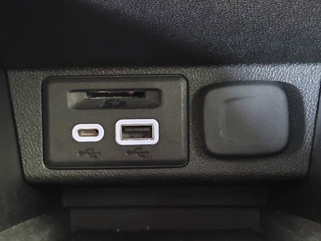 Used 2023 Chevrolet Bolt EUV LT w/ Driver Confidence Package image 14