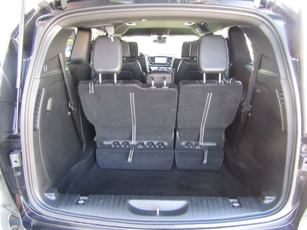 Used 2025 Chrysler Pacifica Select FWD image 35