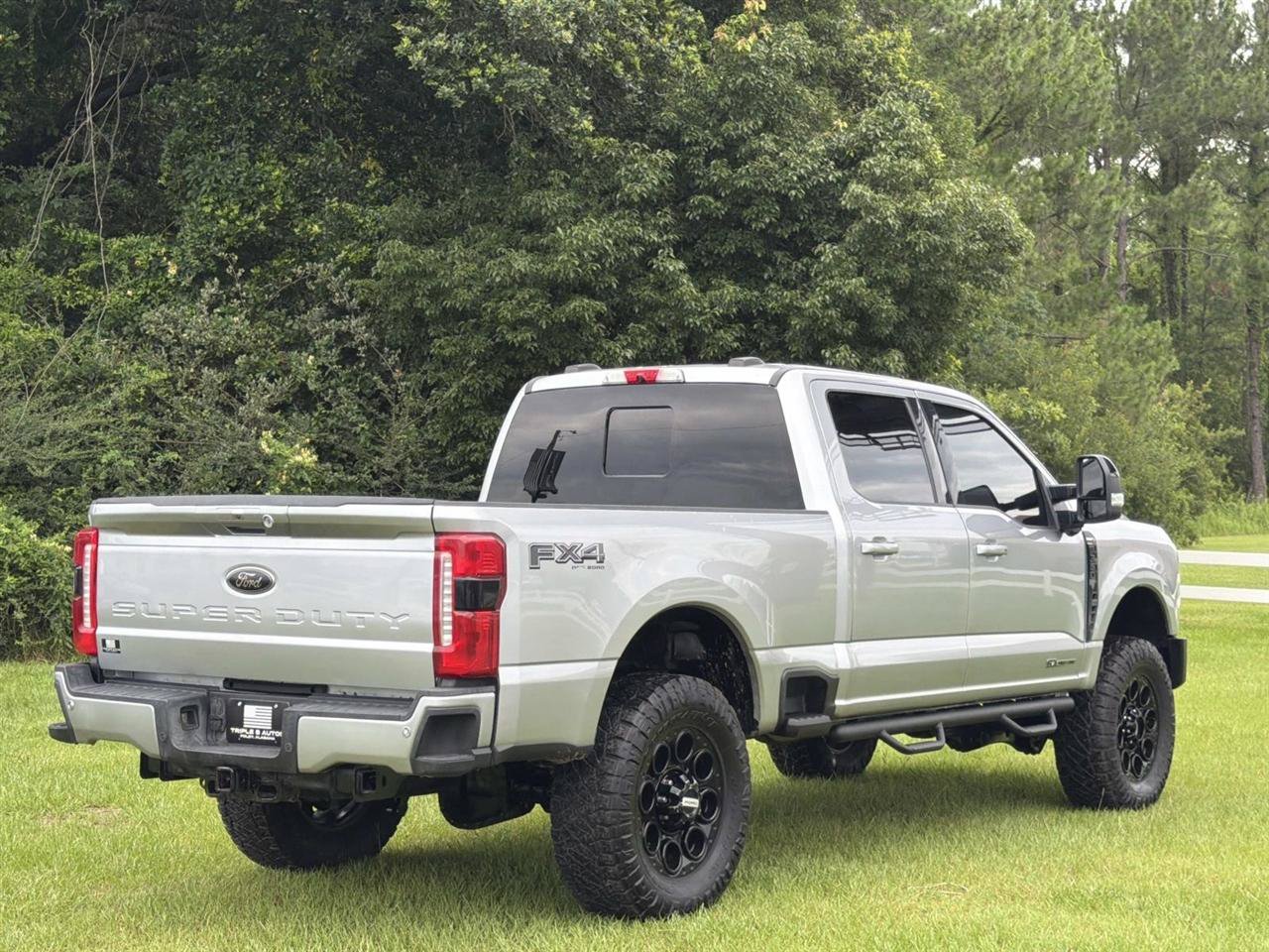 Used 2023 Ford F350 Lariat w/ Black Appearance Package AWD/4WD image 5