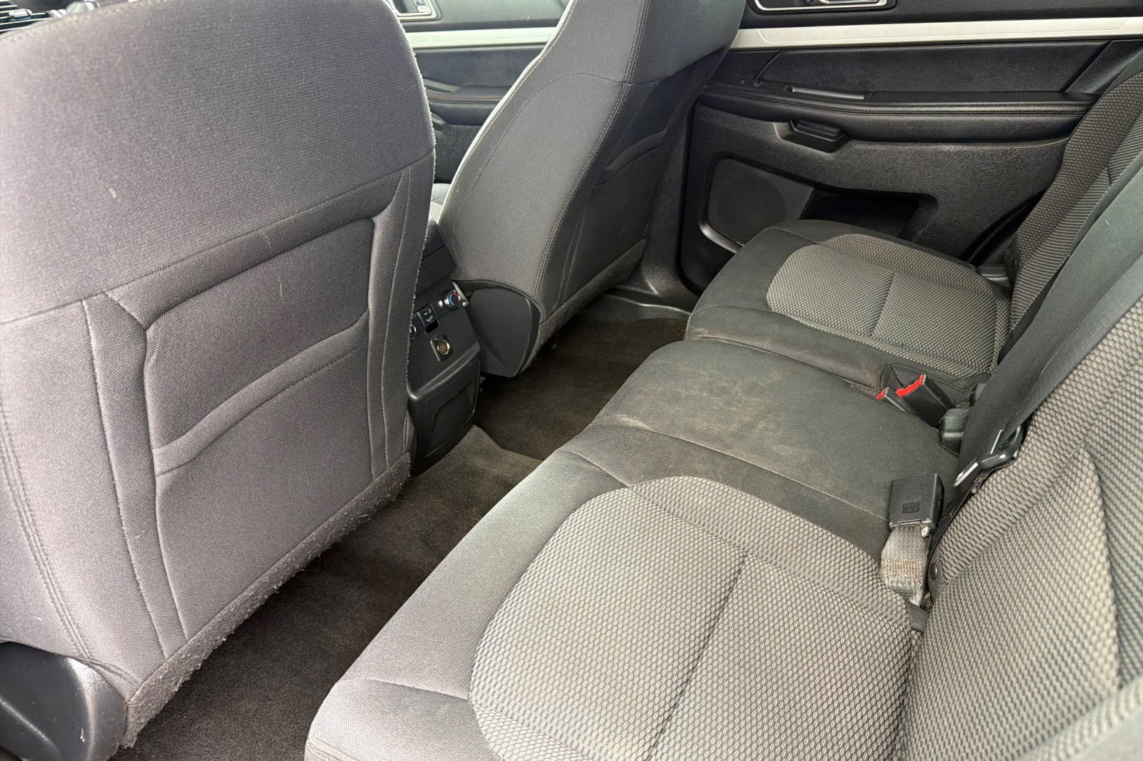 Used 2017 Ford Explorer XLT FWD image 14