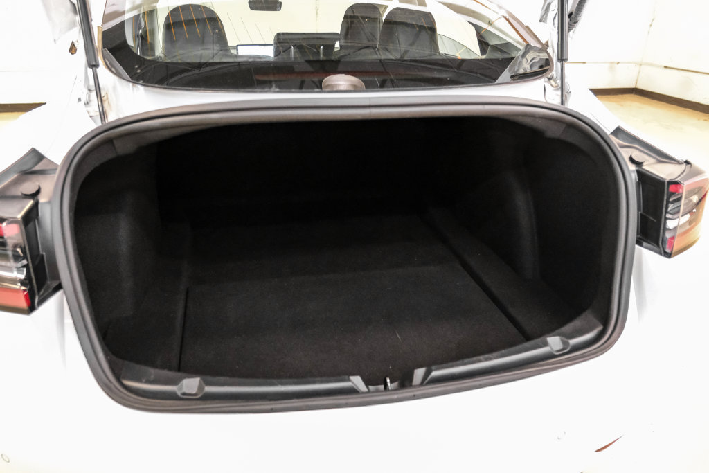 Used 2018 Tesla Model 3 Long Range RWD image 43