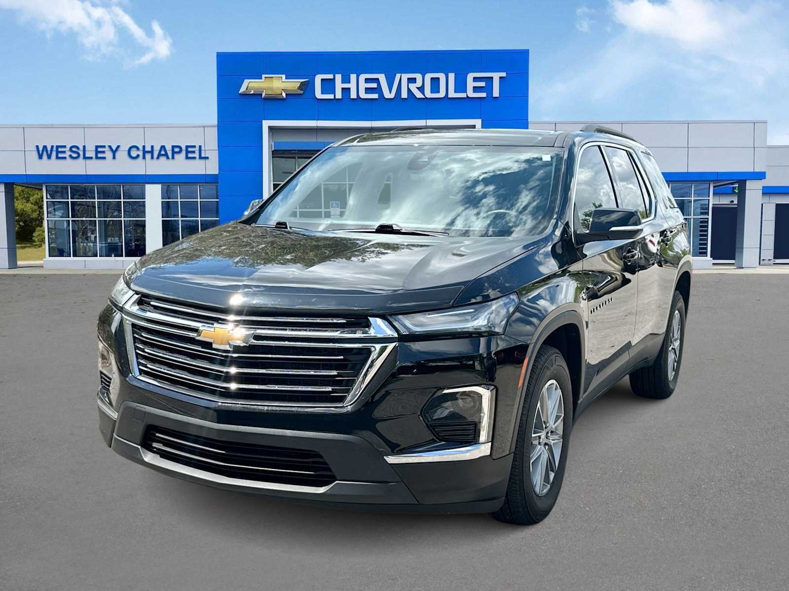 Used 2023 Chevrolet Traverse LT