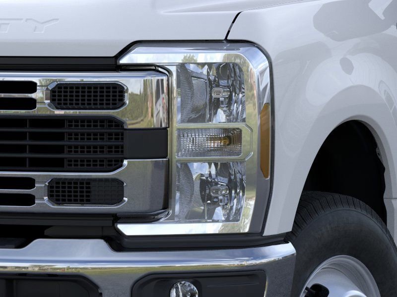 New 2026 Ford F350 XL w/ XL Chrome Package AWD/4WD image 18