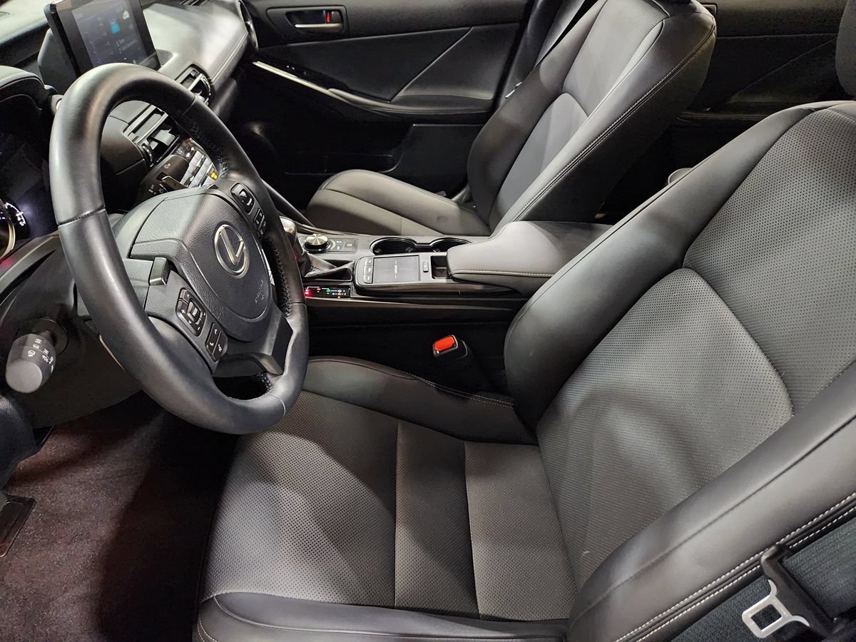 Used 2025 Lexus IS 350 F Sport w/ Accessory Package 2 RWD image 31