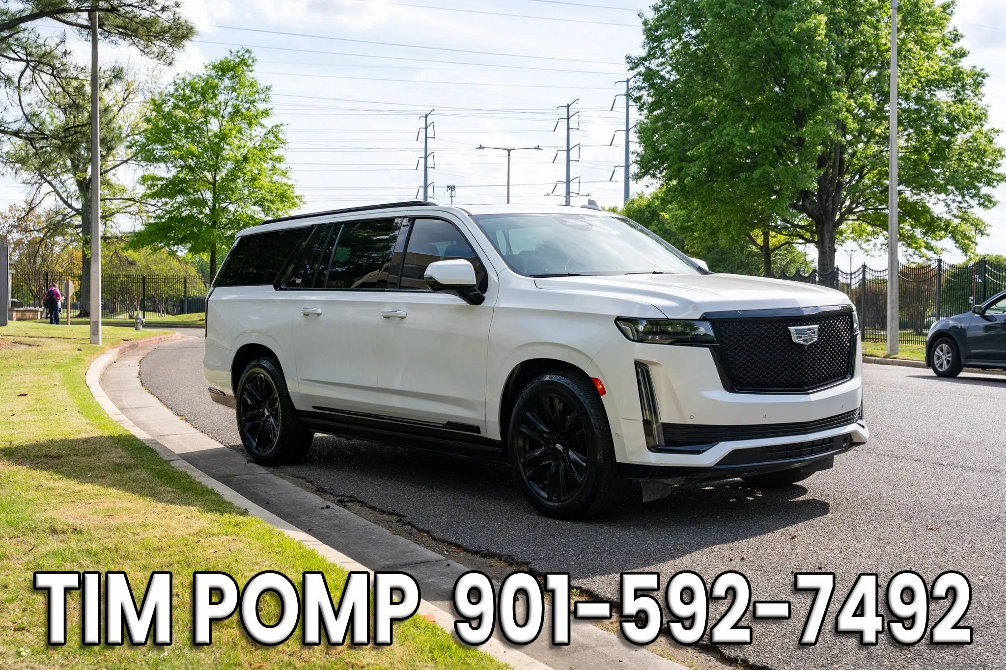 Used 2023 Cadillac Escalade ESV Sport Platinum w/ Heavy-Duty Trailer Package AWD/4WD image 4