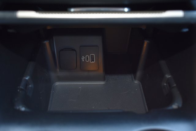 Used 2025 Ford Explorer Active image 29